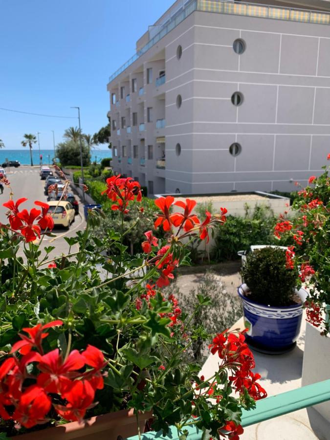 Hotel La Villa Des Oliviers Cagnes-sur-Mer Buitenkant foto